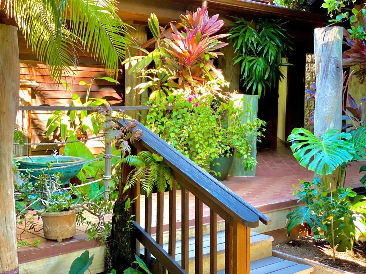 The Kulani Maui Hotel Lahaina Exterior photo